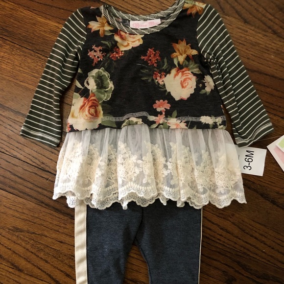 Bonnie Jean Other - NWT two piece long sleeve tunic and pants Bonnie Jean Other - NWT two piece long sleeve tunic and pants